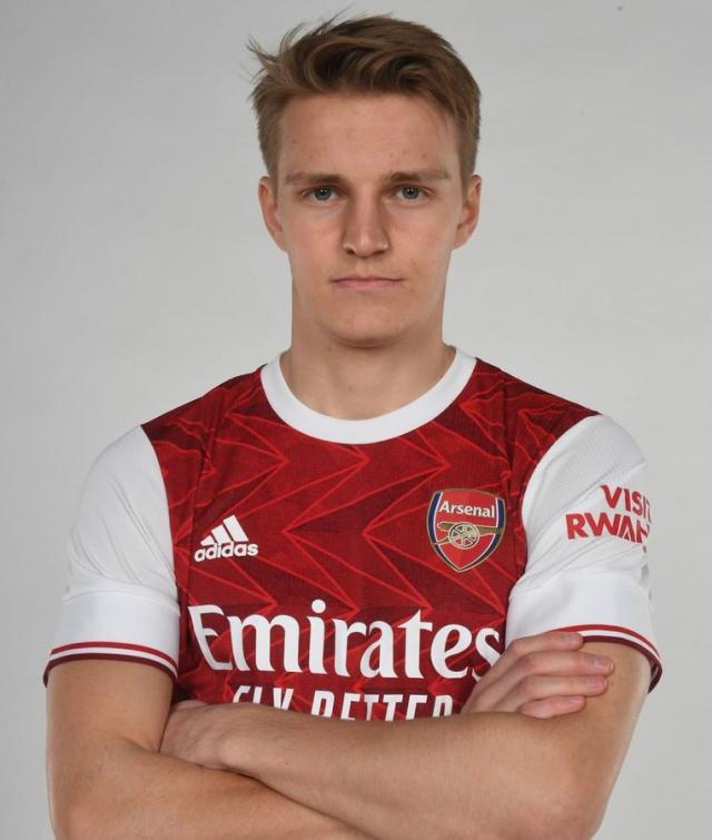 1629355266963062763.jpg E9EyKq3XEA0dNoZ.jpg